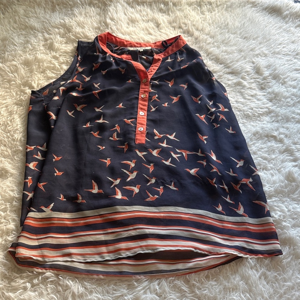 Daniel Rainn Coral and‎ Navy Bird Print Top